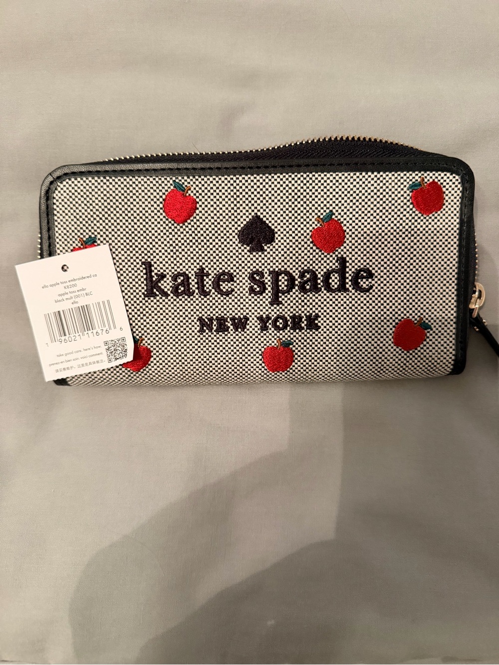 Kate Spade Apple Print Zip-Around Wallet – Never Used